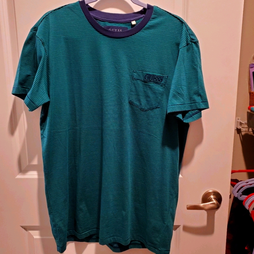 🔮3 for 15 - Guess Tshirt
